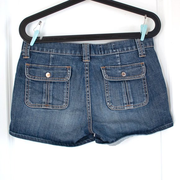 ✨FREE✨ Vintage low rise gap denim shorts - Picture 2 of 2